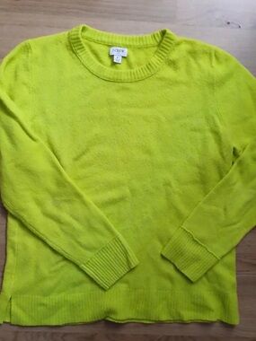 EUC J. Crew wool Chartreuse Crewneck Sweater L